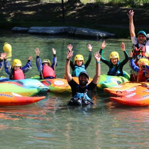 stage kayak serre chevalier perfectionnement enfants en rivière