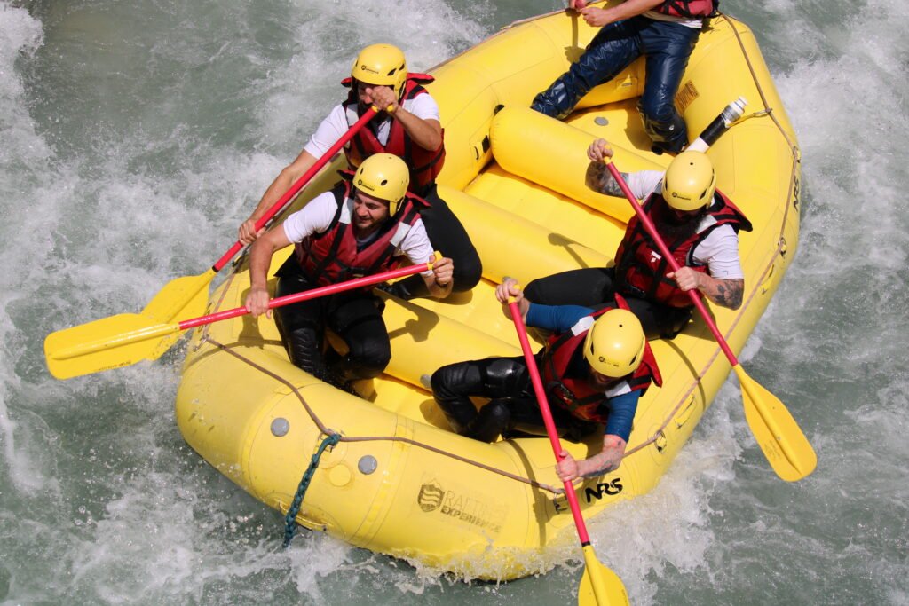 rafting sur le parcours sportif sur la guisane à serre chevaler la descente jusqu'à briancon